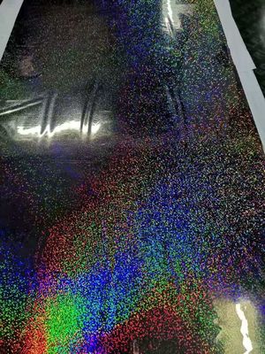 Película Holográfica para mascotas Impresible Impresión Primer Revestimiento Película Holográfica Reflectiva Película de Laminación Térmica