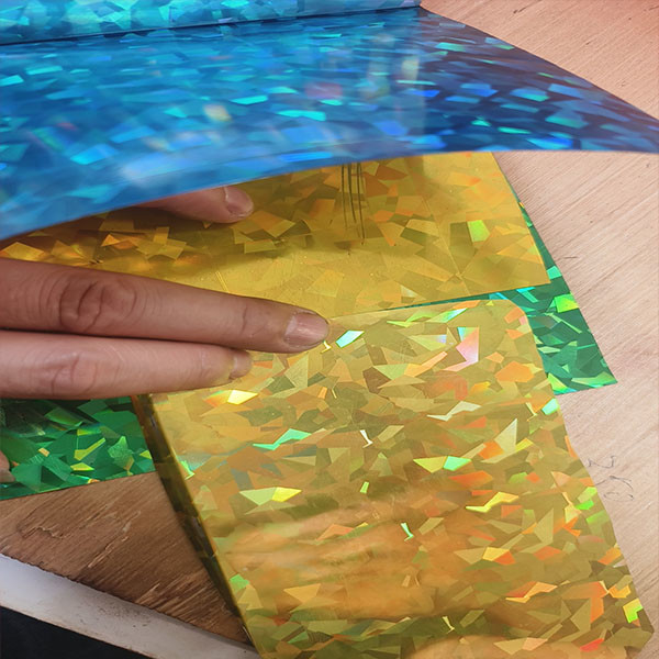 Exportador profesional de películas holográficas y láser de PVC de 180 micras, acepta productos de láser personalizados y láser metalizado de PVC.