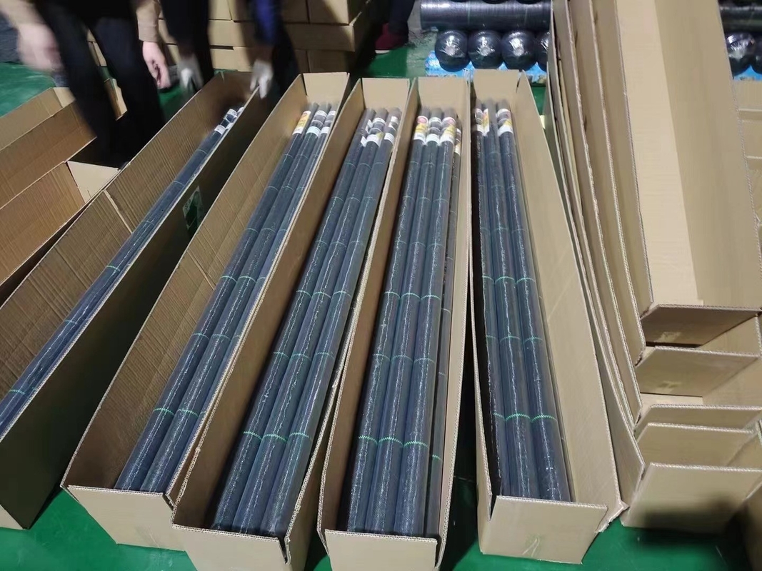 Rollo negro de tejido de tierra de cubierta de control de malezas membrana contra malezas tejido de fábrica de suministro 80GSM 90GSM 100GSM